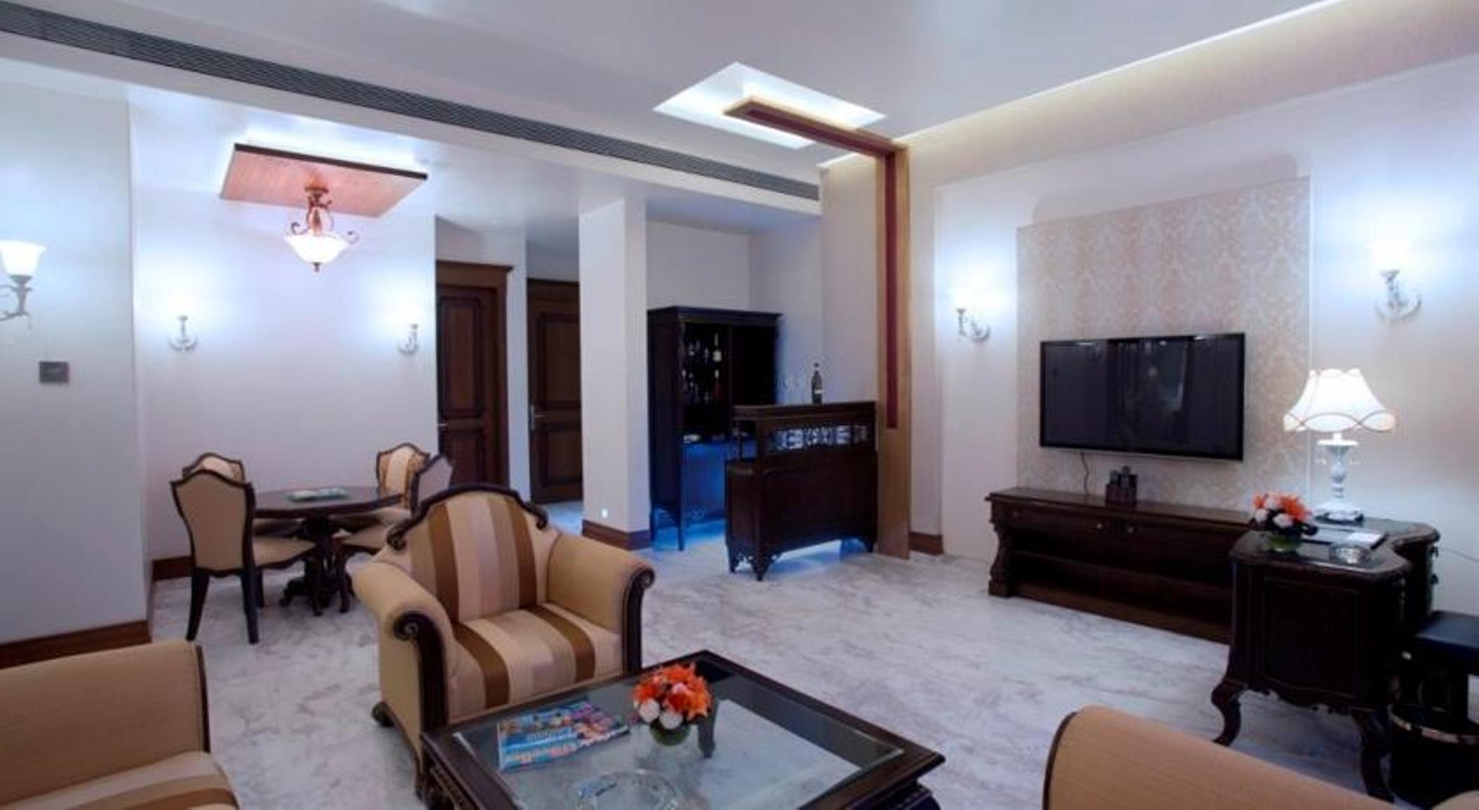 Royal Tulip Navi Mumbai Hotel Exterior photo