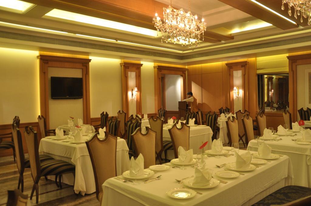 Royal Tulip Navi Mumbai Hotel Exterior photo