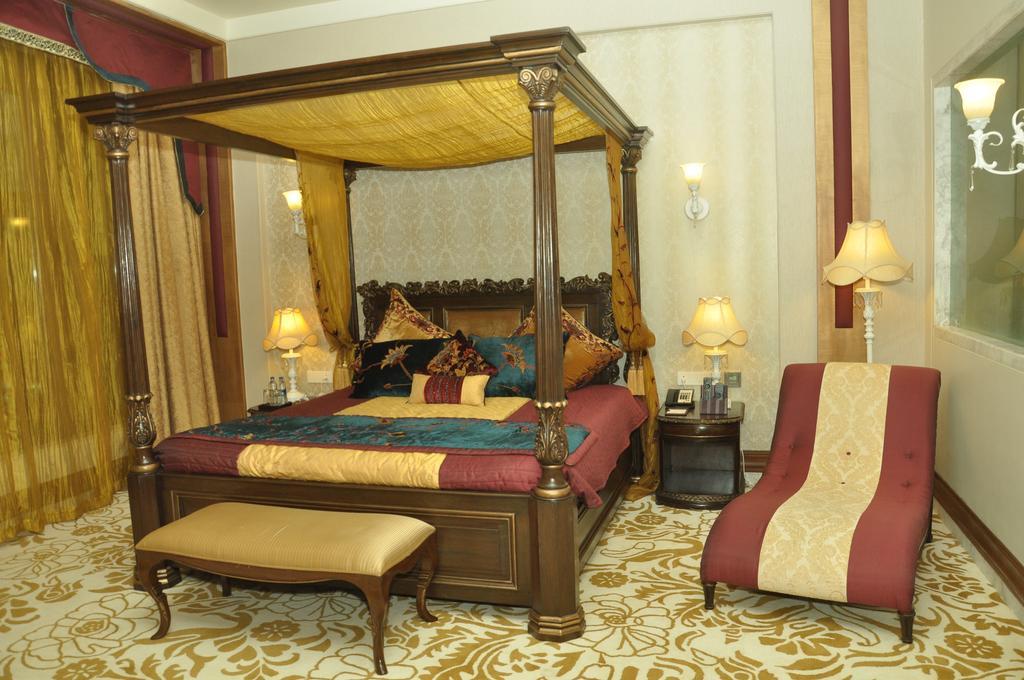 Royal Tulip Navi Mumbai Hotel Exterior photo